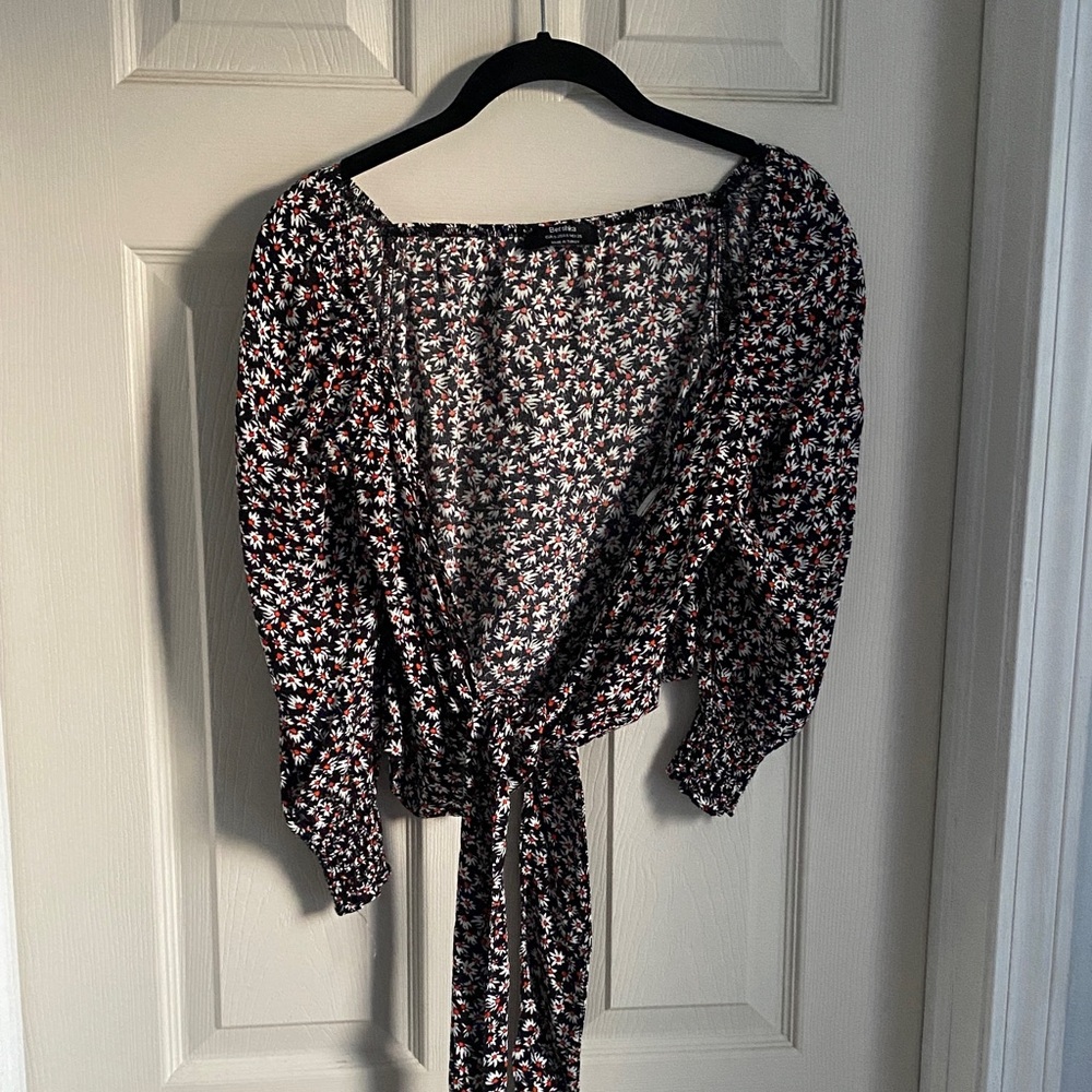 Bershka top 3/4 length sleeves